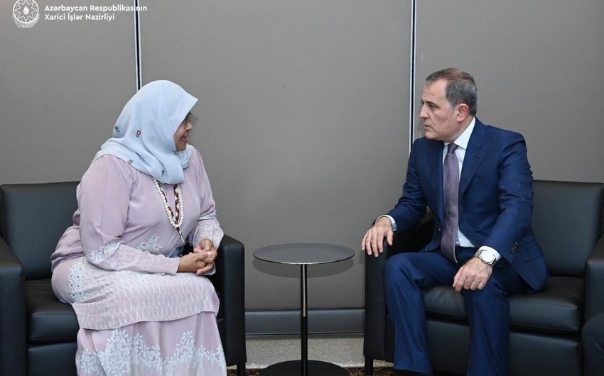 Глава МИД обсудил с Маймуной Мохд Шариф проведение Всемирного дня Хабитат в Азербайджане