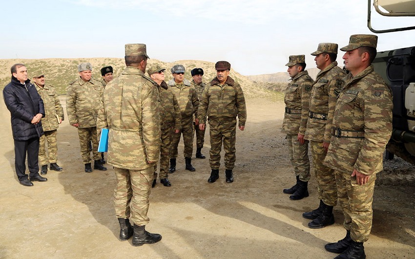 Помощник президента и министр обороны проверили ситуацию в воинских частях, дислоцированных в прифронтовой зоне