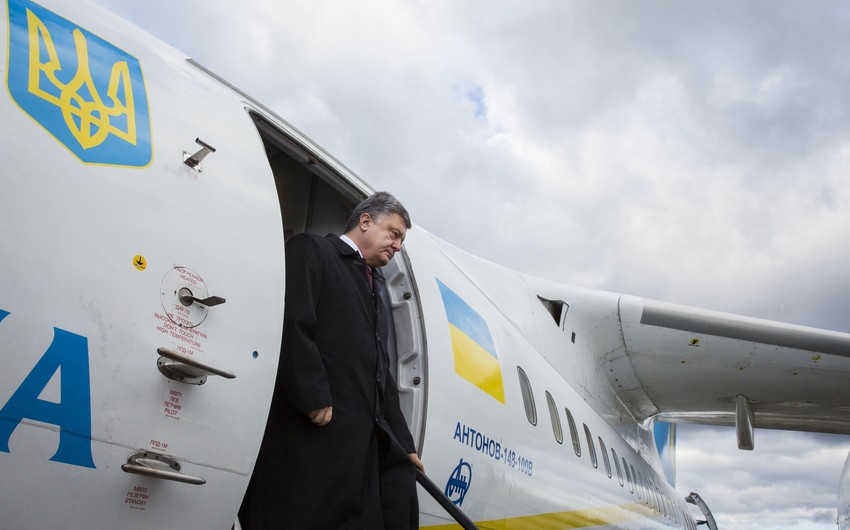 Президент Украины отбыл в Азербайджан