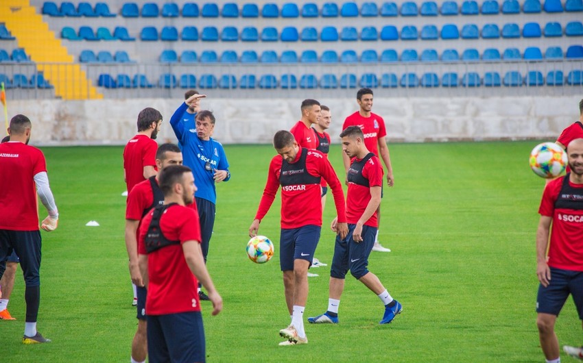 Nikola Yurçeviç toplanışa 8 futbolçu ilə başlayacaq