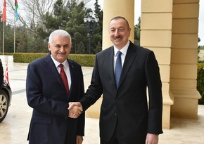 Бинали Йылдырым поздравил президента Ильхама Алиева