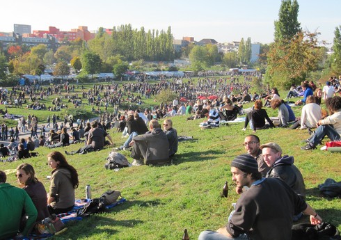 В Берлине общественные пространства превратят в клубы под открытым небом