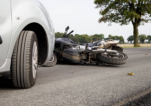 В Хачмазе мотоциклист погиб при столкновении с автомобилем