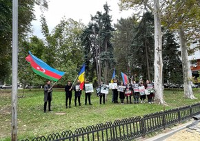 Азербайджанцы провели акцию протеста перед представительством ООН в Молдове