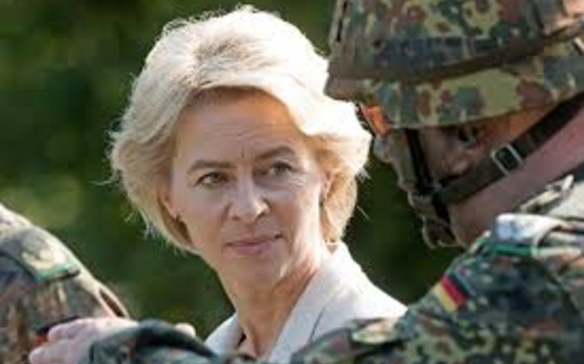 Глава Минобороны ФРГ призвала страны НАТО сплотиться