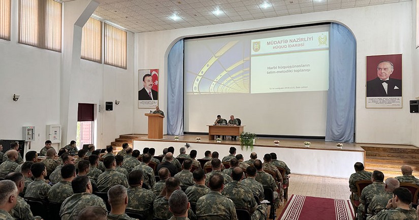 Azərbaycan Ordusunun hüquqşünasları, təhqiqat xidmət rəislərinin iştirakı ilə təlim-metodiki toplanış keçirilib