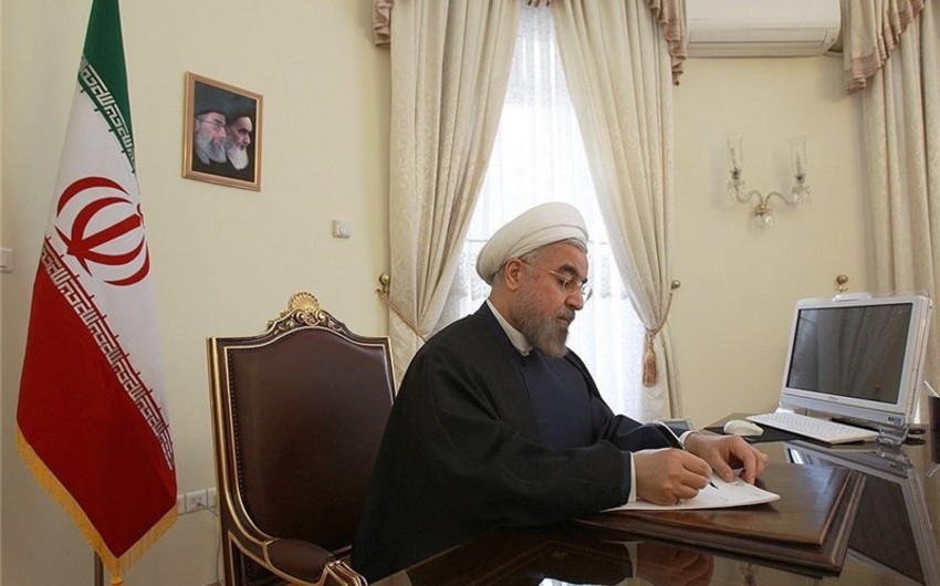 Həsən Ruhani İran Mərkəzi Bankının keçmiş sədrini özünə müşavir təyin edib