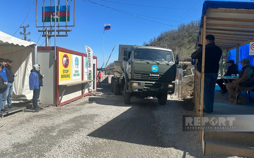 Vehicles of peacekeepers move unhindered on Khankandi-Lachin road