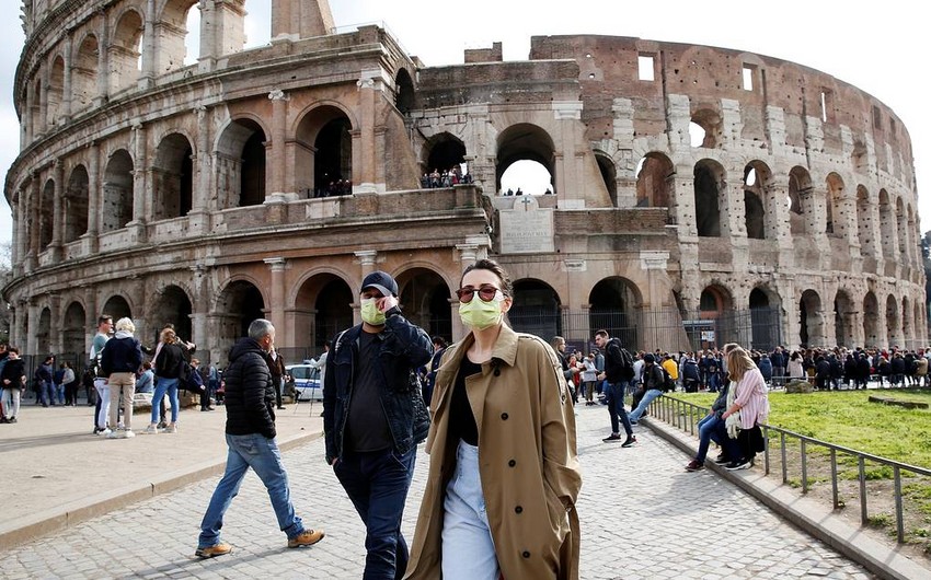 Italy lifts outdoor mask-wearing restrictions