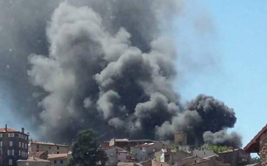 Два взрыва прогремели на территории больничного комплекса во Франции