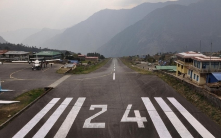 Аэропорт Катманду не справляется с нагрузкой, многие самолеты не могут совершить посадку