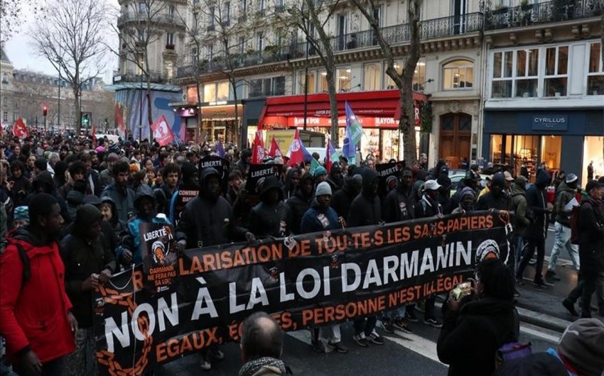 В Париже прошла акция протеста против закона об ужесточении иммиграции