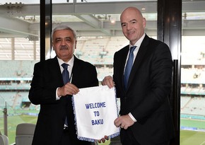 Rövnəq Abdullayev FIFA prezidenti ilə görüşdü