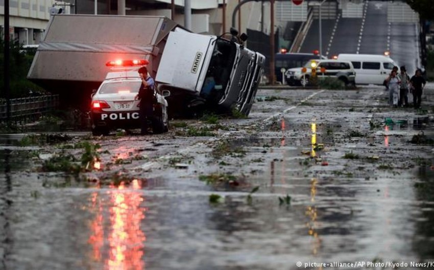 В результате сильнейшего за 25 лет тайфуна в Японии погибли 11, пострадали более 600 человек
