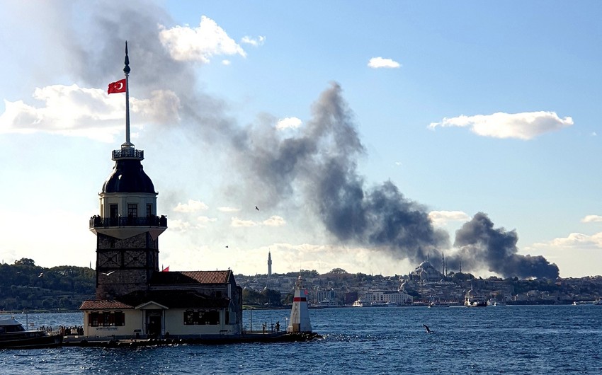 İstanbulda böyük xəstəxana yanır