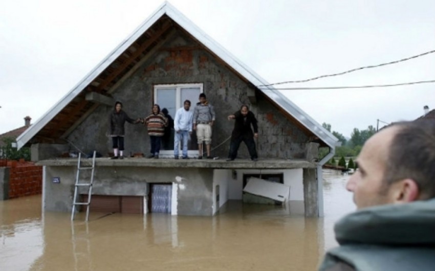 ​В Боснии ушли под воду более 100 жилых домов