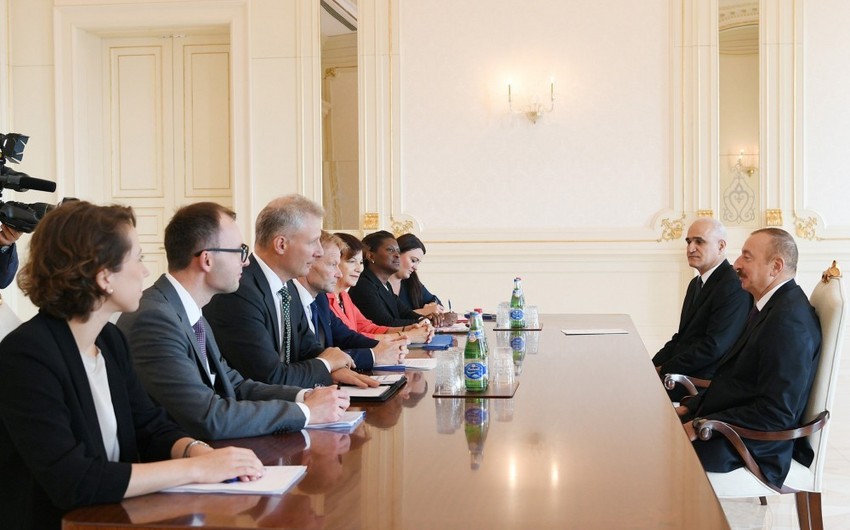 President Ilham Aliyev receives delegation led by European Investment Bank vice-president