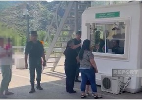 Civilian Armenians pass freely through border checkpoint in Lachin - VIDEO