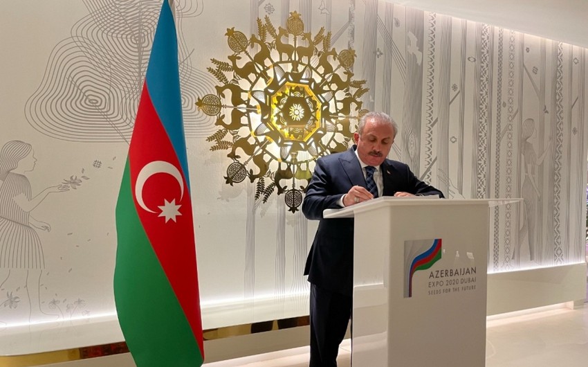 Mustafa Şentop “Dubay Ekspo 2020” sərgisində Azərbaycan pavilyonunu ziyarət edib