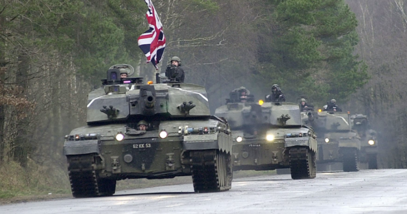 Britaniya Polşaya tanklar yerləşdirir