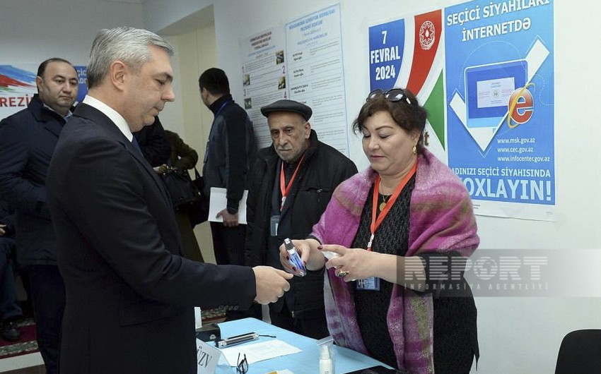 Самир Нуриев проголосовал на внеочередных президентских выборах