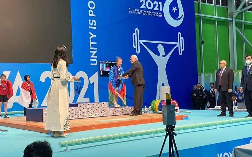 Азербайджанская тяжелоатлетка: Счастлива, что завоевала медаль для своей страны 