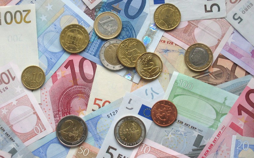 Euro increases in markets