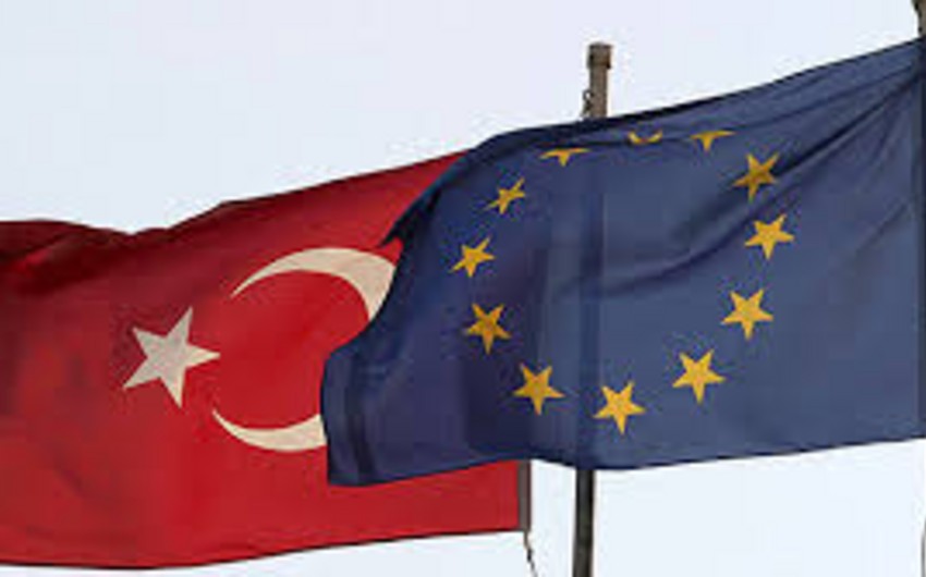 ЕС ускорит процесс отмены виз с Турцией в обмен на помощь с мигрантами