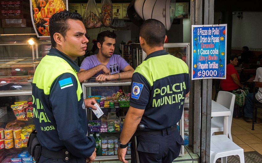 Kosta-Rikada 19 nəfər saxta alkoqollu içkinin qurbanı olub
