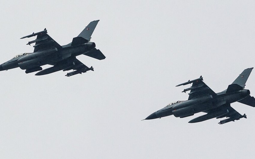 Group of 14 US congressmen urges Biden to allow delivery of F-16 to Kyiv