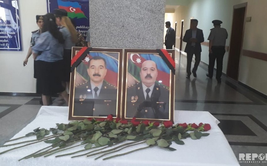 Президент Азербайджана посмертно наградил погибших в Гяндже полицейских