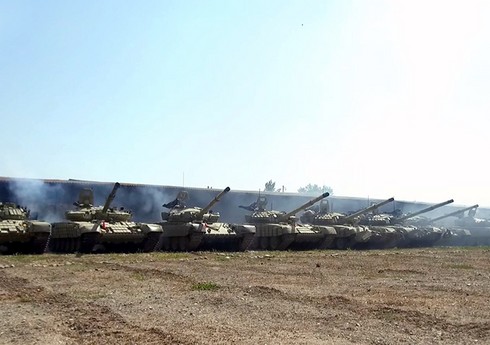 Танковые подразделения азербайджанской армии выполняют поставленные задачи