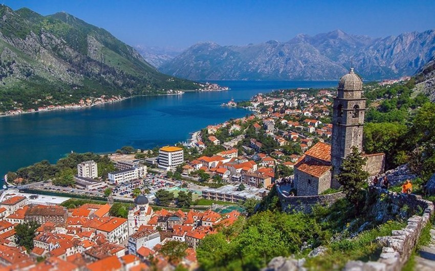 Черногория открывает границы для туристов из 130 стран