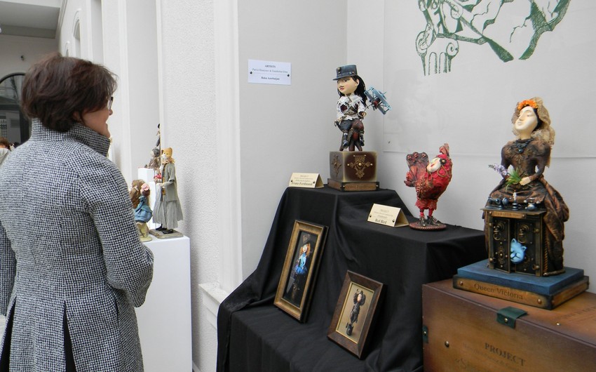 На международном фестивале в Тбилиси выставлены произведения известных кукольных мастеров Азербайджана - ФОТО