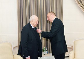 President Ilham Aliyev presents Labor Order 1st Class to People’s Artist Tahir Salahov