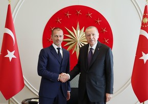 Президент Турции принял главу УЕФА