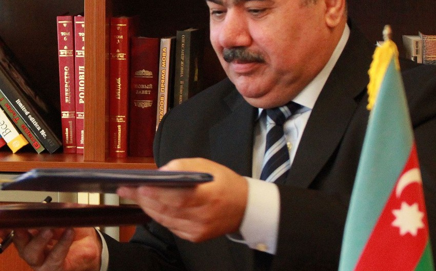 Arif Alışanov məhkəmənin təxirə salınmasını istəyib