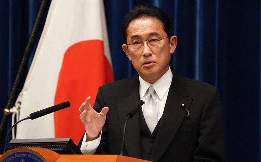 Japanese PM to replace key minister on funds scandal