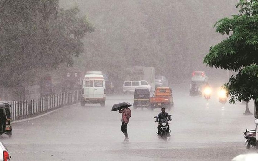 At least 7 dead in India due to torrential rain 