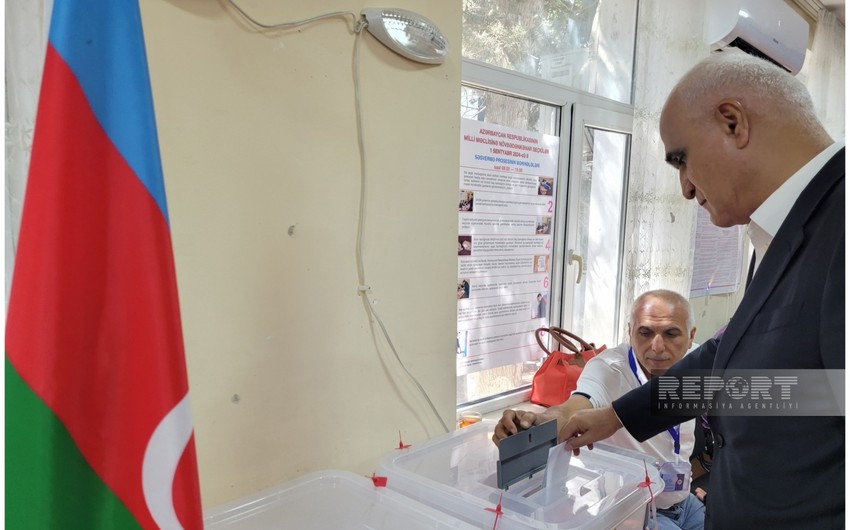 Deputy Prime Minister Shahin Mustafayev casts his vote in snap parliamentary elections