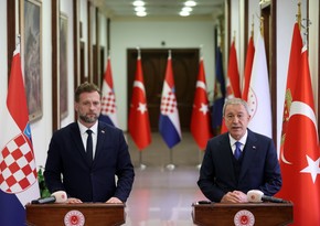 Hulusi Akar meets with Defense Minister of Croatia