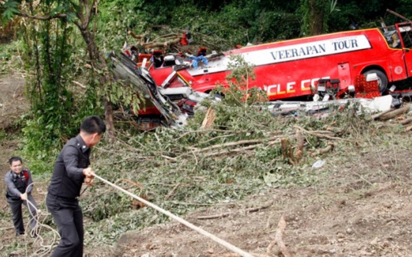 Taylandda sərnişin avtobusunun qəzaya uğraması nəticəsində 40 nəfər yaralanıb