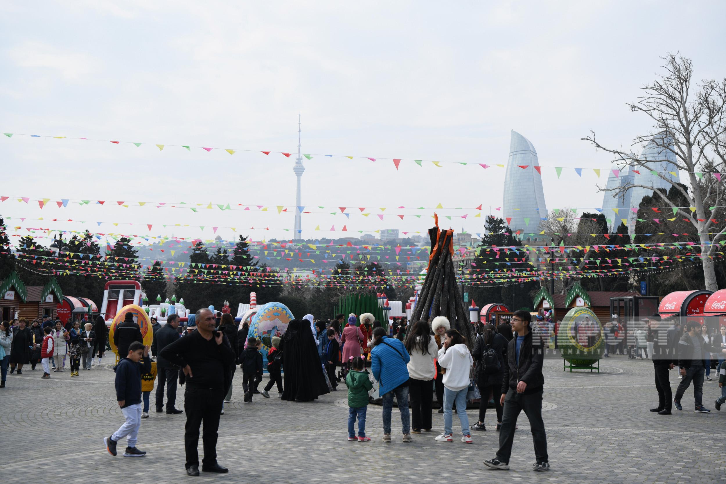 Парк Азербайджан в Бишкеке. Навруз байрам в Азербайджане. Новруз в Азербайджане. Празднование весны. Парк азербайджан