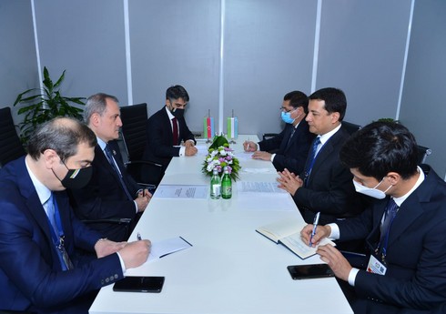 Обсуждены двусторонние отношения между Азербайджаном и Узбекистаном
