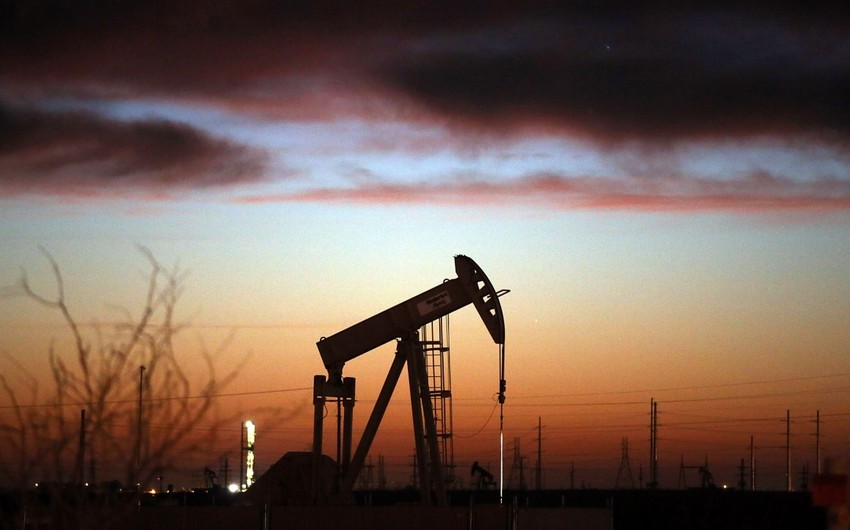 Нефть подорожала на данных API о снижении запасов в США
