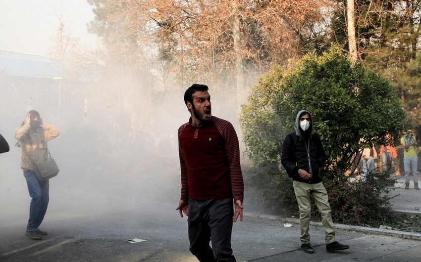 İranda etiraz aksiyaları davam edir: “Xameneiyə ölüm, Xomeyniyə lənət!”, “Diktatora ölüm!”