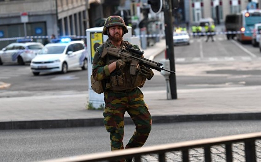 Belçika polisi Brüsselin mərkəzi vağzalında partlayış törədən kamikadzeni zərərsizləşdirib - FOTO-VİDEO