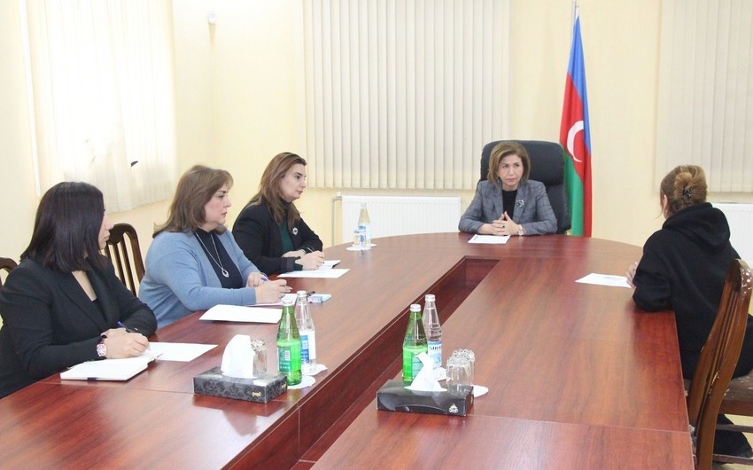 Bahar Muradova Yevlaxda vətəndaşları qəbul edib