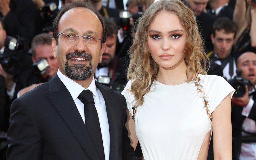 Iranian film director Asghar Farhadi finally accepts Oscar