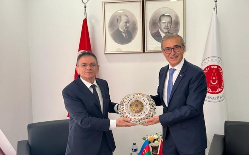 Azerbaijan's Minister of Defense Industry meets with his Turkish counterpart